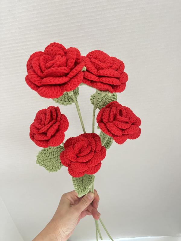 red rose+crochet flower+crochet bouquet+handmade flower+forever flower+birthday gift+creative gift+christmas Gift+ thanksgiving+Housewarming Present+graduation gift+beautiful flower+ Gift for Friends and Family flower，crochet  Decoration