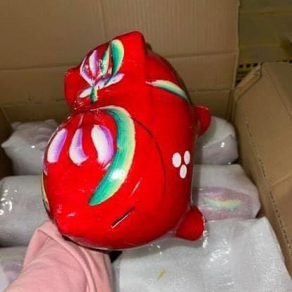 piggy bank - size medium - 2 color ( note: Not guaranteed to break during shipping )