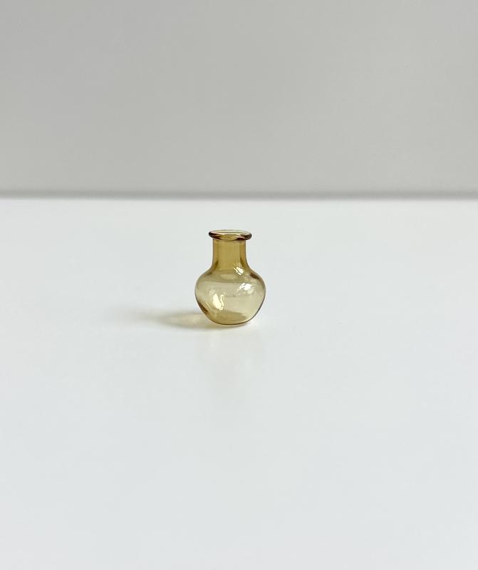 Miniature Glass Whisker Vase (Smooth)