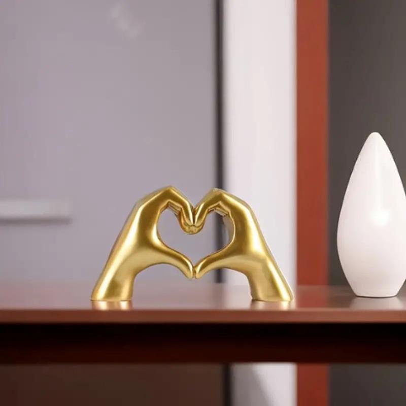 Creative Heart Shaped Gesture Decoration, 1 Count Modern Desktop Ornament, Decorative Figurine for Home Office Bookshelf Wine Cabinet Display