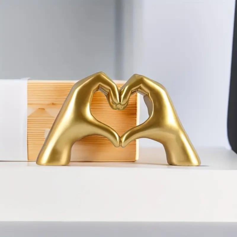 Creative Heart Shaped Gesture Decoration, 1 Count Modern Desktop Ornament, Decorative Figurine for Home Office Bookshelf Wine Cabinet Display