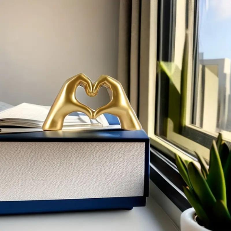 Creative Heart Shaped Gesture Decoration, 1 Count Modern Desktop Ornament, Decorative Figurine for Home Office Bookshelf Wine Cabinet Display