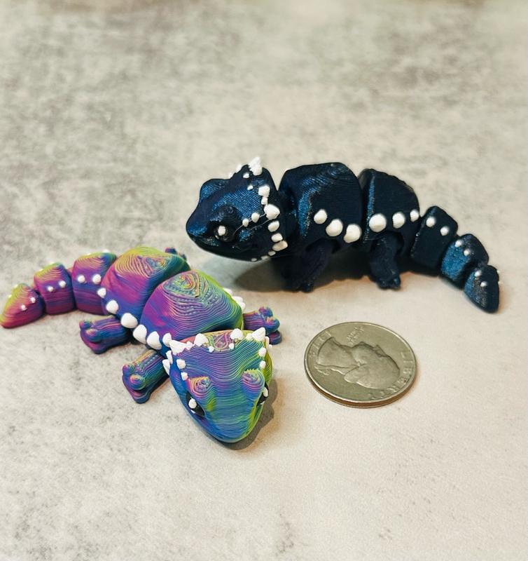 Minis 3D Printed - Fully Articulated - Multicolored Variations - Desk Ornament