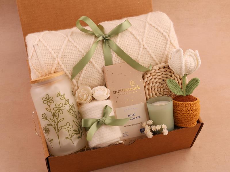 Hug In A Box, Encouragement Gift, Mom Gift Set, Hygee Gift Box, Thinking Of You Box, Cozy Care Package, Self Care Basket, Blanket Gift Box