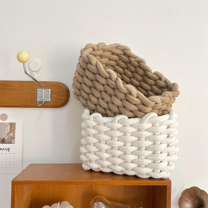 Woven Storage Basket, Portable Handmade Desktop Cosmetics Storage Basket, Home Organizer Rattan Basket  for Living Room Bedroom