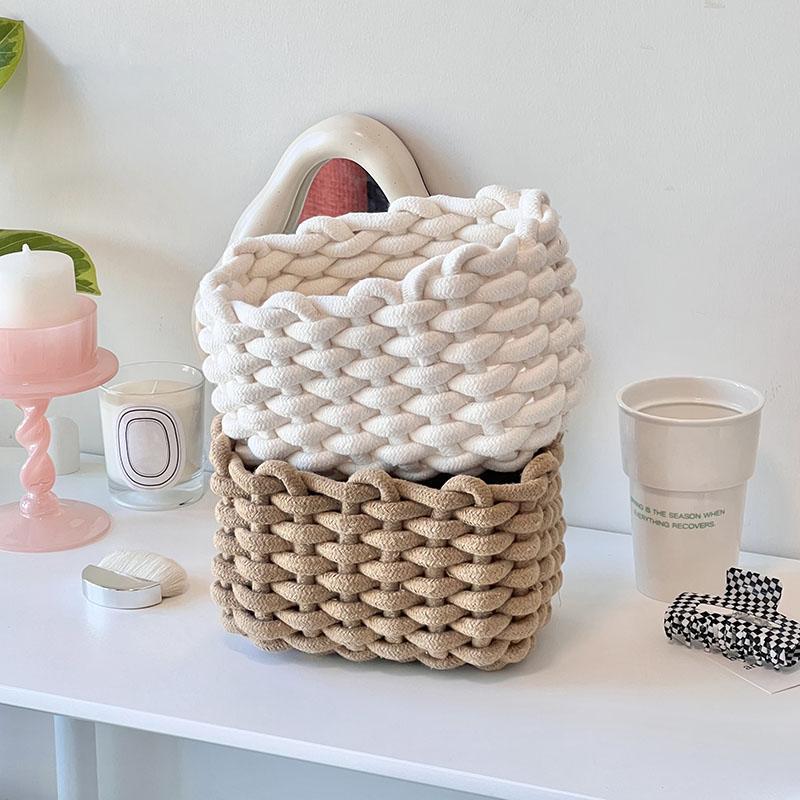 Woven Storage Basket, Portable Handmade Desktop Cosmetics Storage Basket, Home Organizer Rattan Basket  for Living Room Bedroom