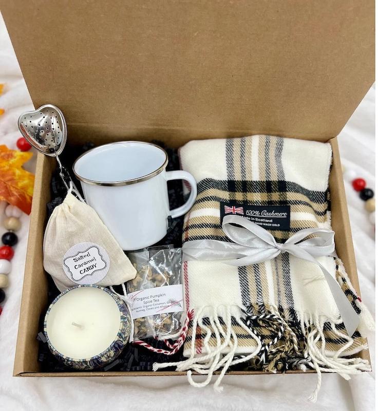 Cozy Winter Gift Box, Christmas gift basket, holiday gift, Thinking Of You Gift, Hygge gift box, Birthday Gifts For Women, Sending A Hug