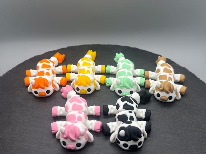 3D Printed Articulated Strawberry Cow & Chocolate Cows - Fidget Animal Friends