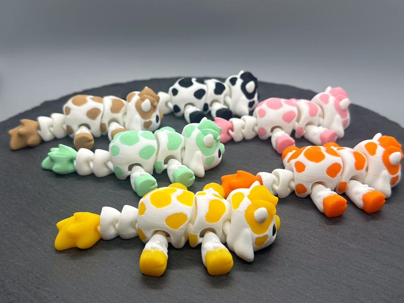 3D Printed Articulated Strawberry Cow & Chocolate Cows - Fidget Animal Friends