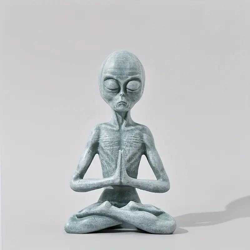 Yoga Alien Resin Statue, 1 Count Meditation Design Resin Decorative Sculpture, Modern Creative Desktop Ornament, Home Decor Supplies