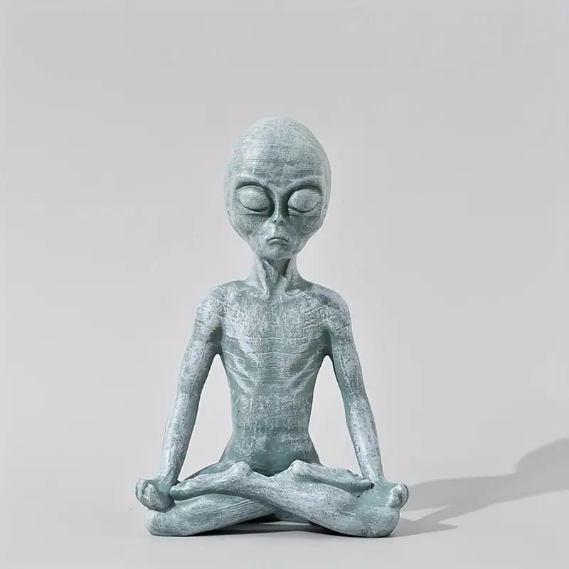 Yoga Alien Resin Statue, 1 Count Meditation Design Resin Decorative Sculpture, Modern Creative Desktop Ornament, Home Decor Supplies