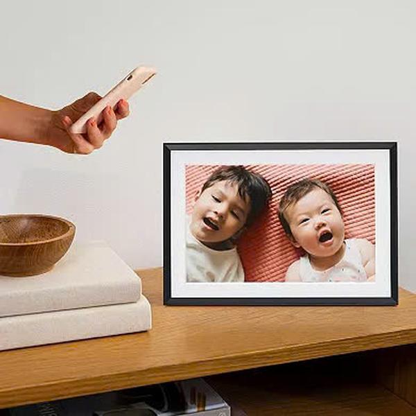 Aura Frames Carver Mat 10.1-in. Wi-Fi Digital Photo Frame