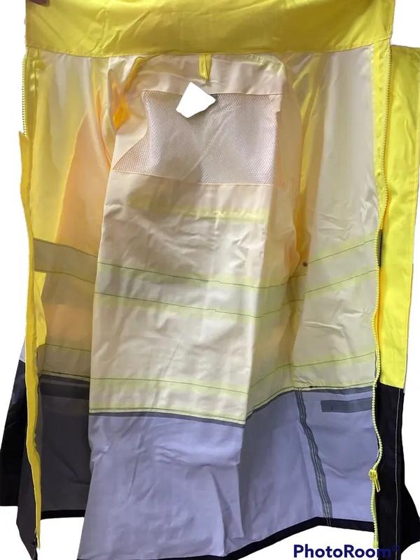 High Visibility Water resistant Safey Reflective Rain Jacket   Unlined rain jacket available in various colors